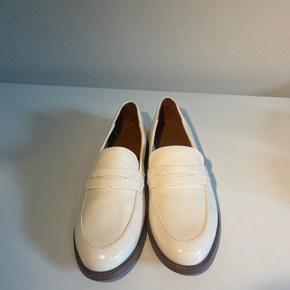 Franco Sarto Ivory Leather Penny Loafers Size 10 NWOT - Picture 4 of 10